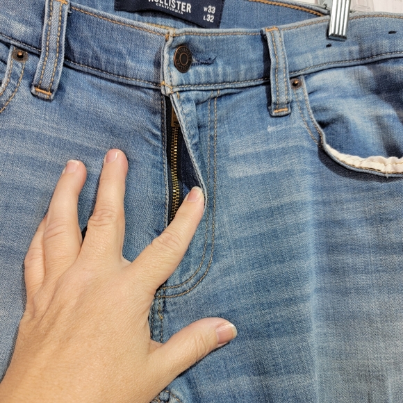 Hollister Men's 33X32 Jeans Stacked Skinny Distressed Medium Wash Denim Blue. - Picture 5 of 8